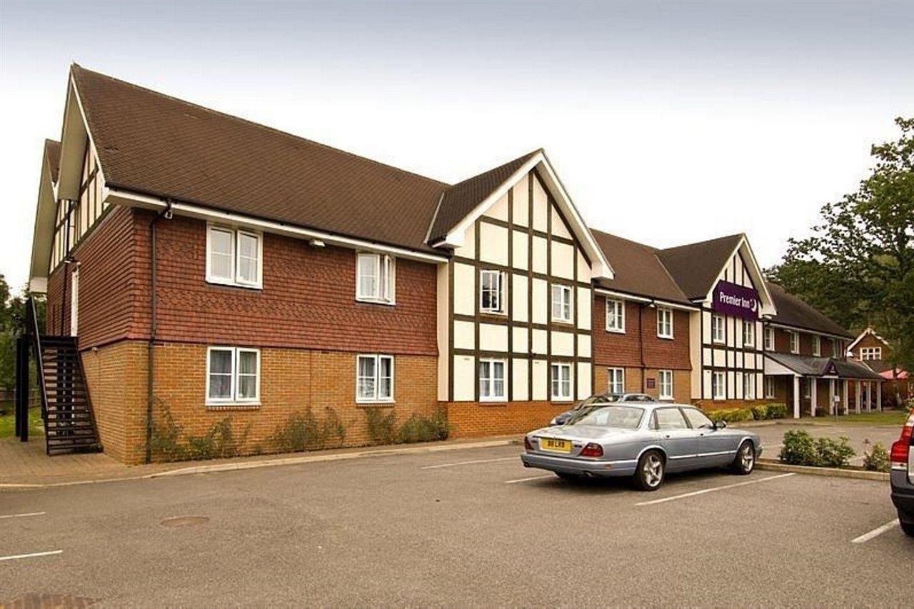 Premier Inn London Gatwick Airport East Crawley Kültér fotó
