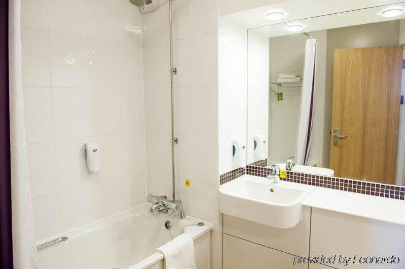 Premier Inn London Gatwick Airport East Crawley Kültér fotó