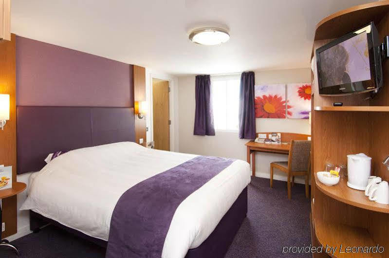 Premier Inn London Gatwick Airport East Crawley Kültér fotó